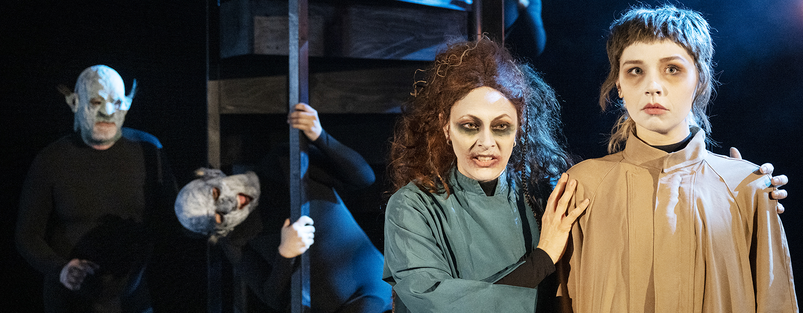 Anna Harling och Rebecca Riggo i Slottet Valentins mysterier