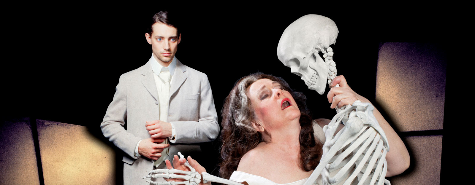 kampanjbild Faust och faust in and out