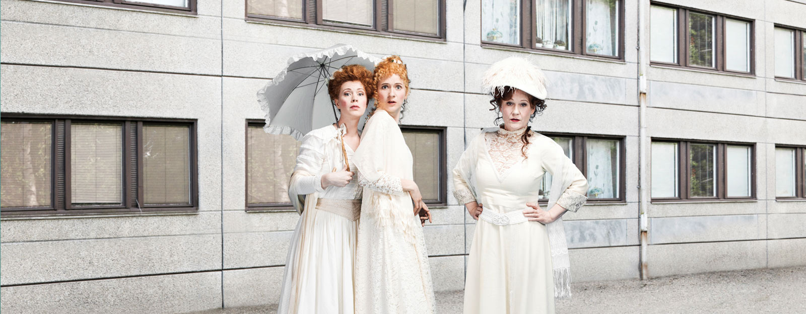 kampanjbild Att begära tre systrar