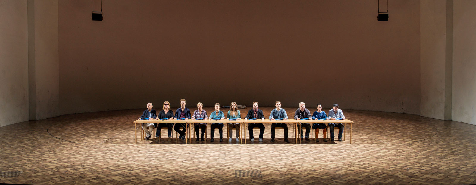 Föreställningsbild från Flotten, Hemmet, Sandlådan 2014