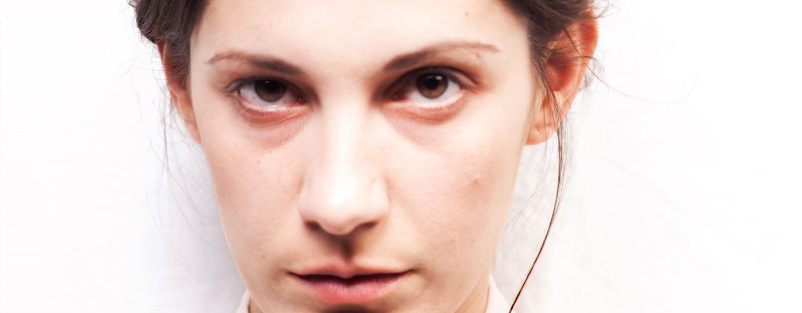 kampanjbild Fröken Julie, på bilden ses Nina Zanjani