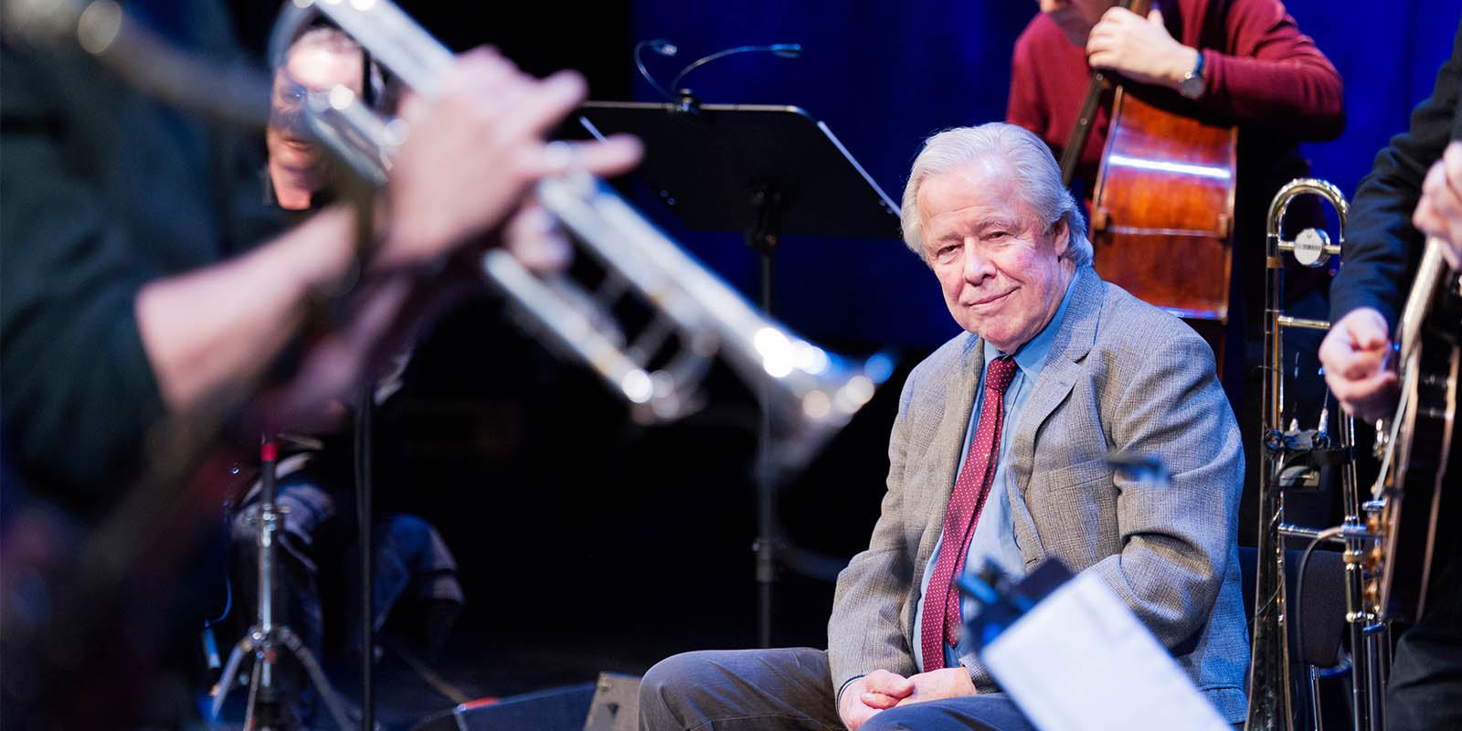 Sven Wollter (Daniel Ekborg på trumpet, Per Melin på trummor, Anders Blad på kontrabas, Bo Stenholm på gitarr)