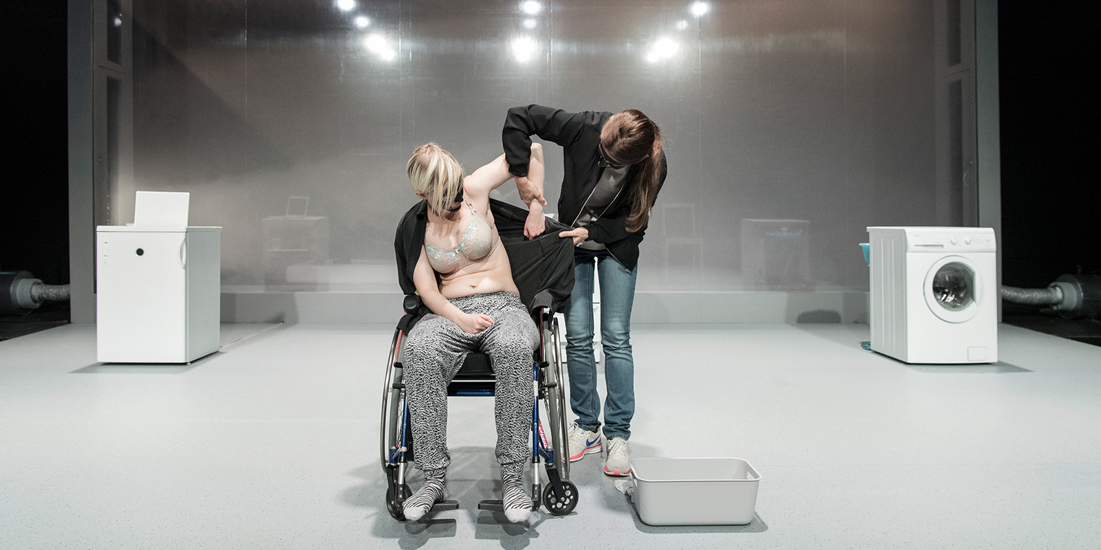 Nina Zanjani, Sofia Pekkari