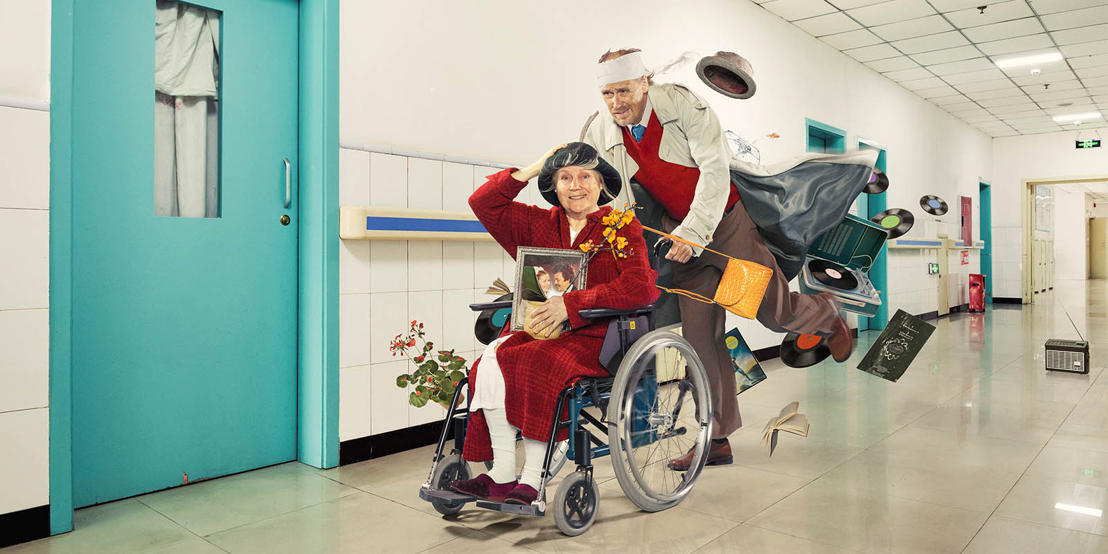 Ulla Skoog och Tomas Nystedt Affishbild till Var god dröj!