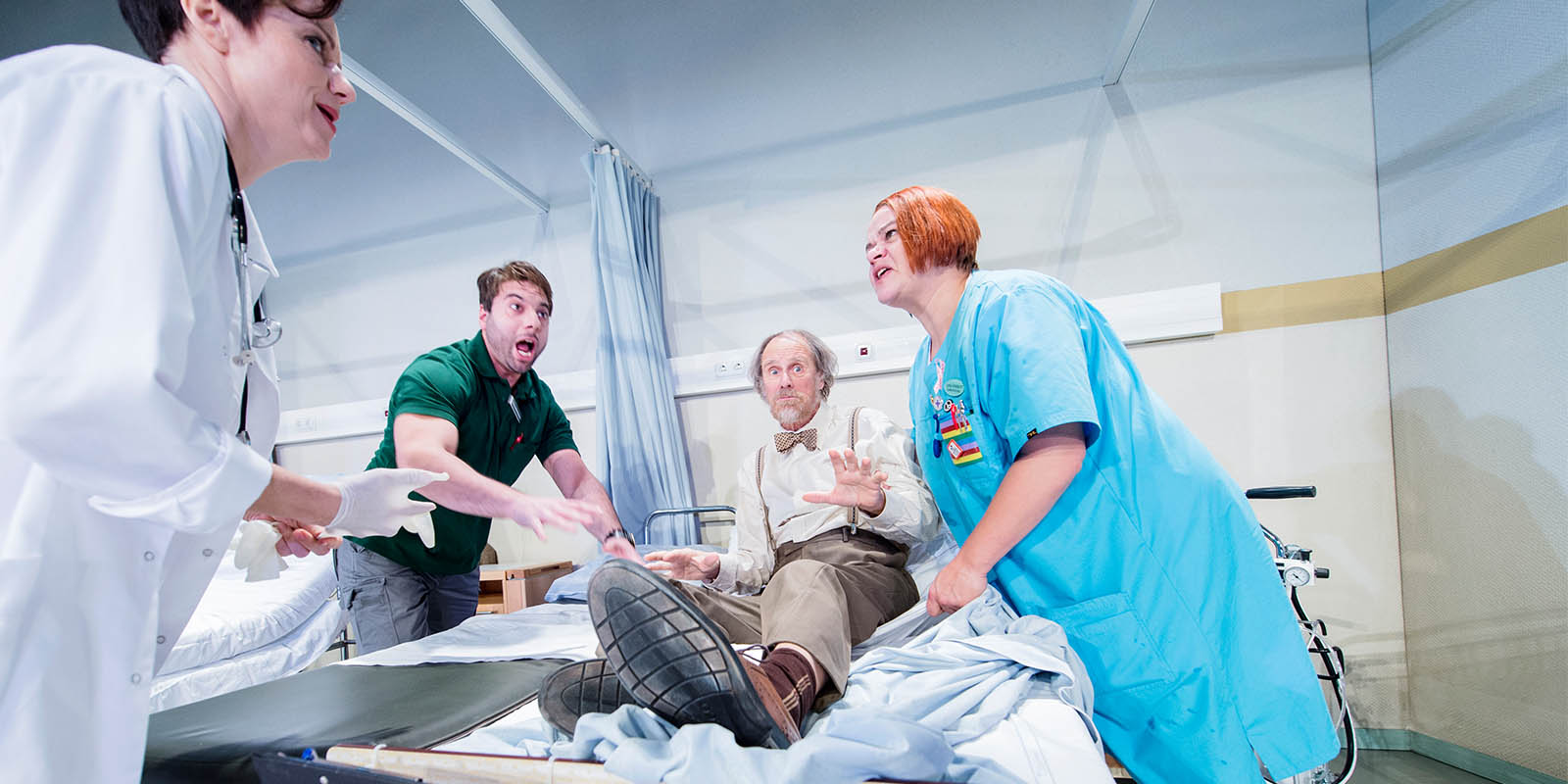 Victoria Olmarker, Misagh Sharifian, Thomas Nystedt, Tove Wiréen i Var god dröj!